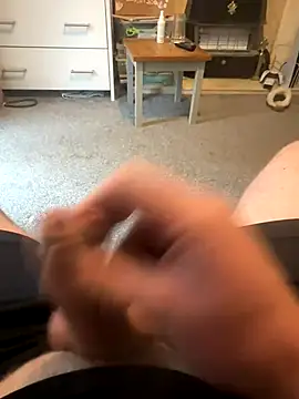 Averagematt1991 online show from November 10, 2:16 pm