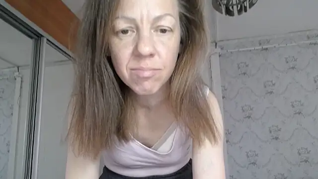 Snapshot of Popppka chatting on April 9, 2:44 pm Popppka online show from April 9, 2:44 pm