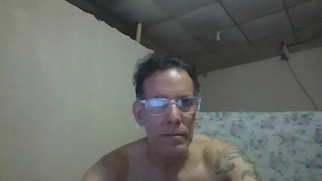 Snapshot of CaptainFox chatting on June 10, 1:50 am CaptainFox online show from June 10, 1:50 am