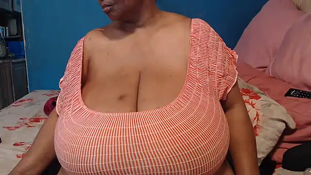 Snapshot of CUTEFIRMMELONSS chatting on October 10, 12:48 pm CUTEFIRMMELONSS online show from October 10, 12:48 pm