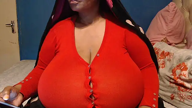 Snapshot of CUTEFIRMMELONSS chatting on October 16, 8:32 pm CUTEFIRMMELONSS online show from October 16, 8:32 pm