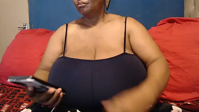 Snapshot of CUTEFIRMMELONSS chatting on October 28, 10:52 am CUTEFIRMMELONSS online show from October 28, 10:52 am