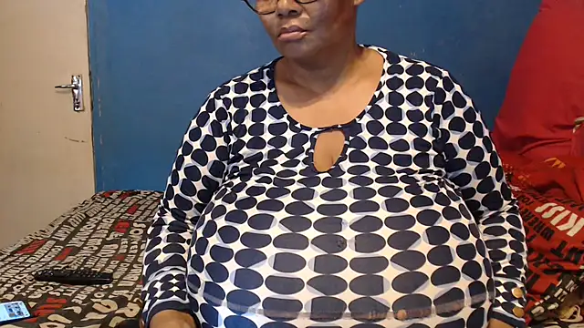 Snapshot of CUTEFIRMMELONSS chatting on November 20, 2:17 pm CUTEFIRMMELONSS online show from November 20, 2:17 pm