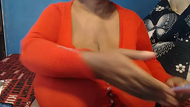 CUTEFIRMMELONSS online show from March 24, 11:48 am