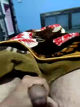 Snapshot of Deshilund9 chatting on January 7, 2:19 pm Deshilund9 online show from January 7, 2:19 pm