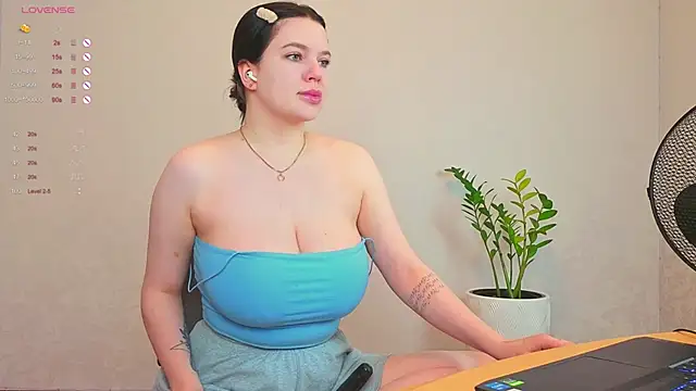 LovlyBambi online show from September 23, 7:33 am