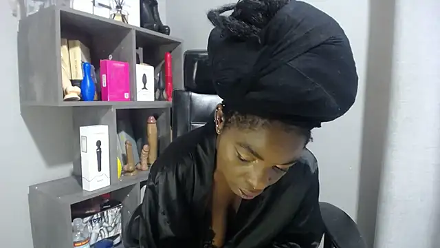 Shaniko89 online show from December 4, 5:39 am