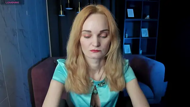 SaraSubtlety online show from December 21, 1:40 pm