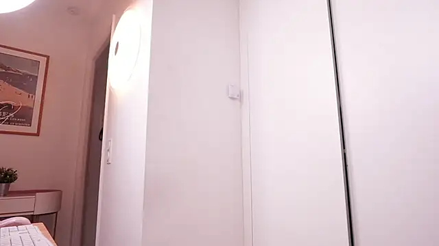 Bella Twine online show from January 9, 8:22 pm