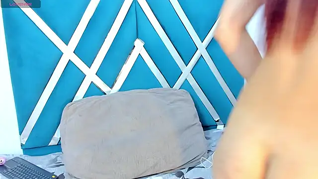 Snapshot of lara_murphy chatting on November 14, 12:53 am lara murphy online show from November 14, 12:53 am