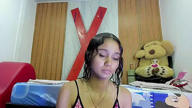 MarianaManzur online show from March 8, 7:39 pm