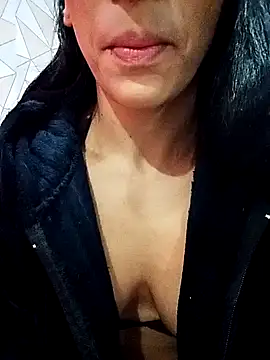 Snapshot of jessy905 chatting on June 21, 1:35 pm jessy905 online show from June 21, 1:35 pm
