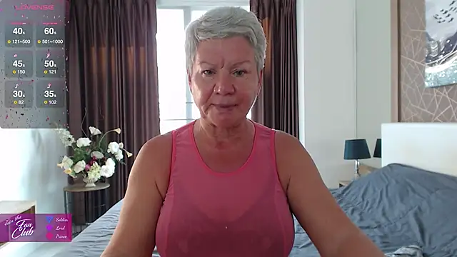 Snapshot of roxana_brooks chatting on December 2, 12:38 am roxana brooks online show from December 2, 12:38 am