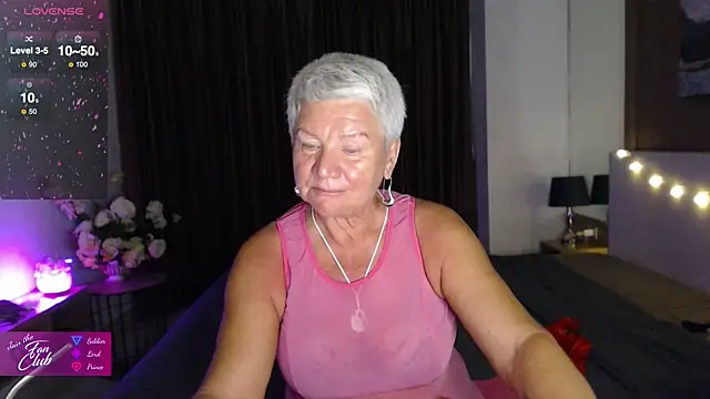 Snapshot of roxana_brooks chatting on January 16, 1:59 pm roxana brooks online show from January 16, 1:59 pm