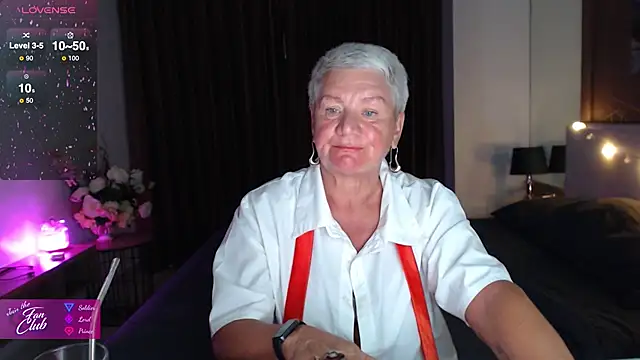 Snapshot of roxana_brooks chatting on January 17, 2:44 pm roxana brooks online show from January 17, 2:44 pm