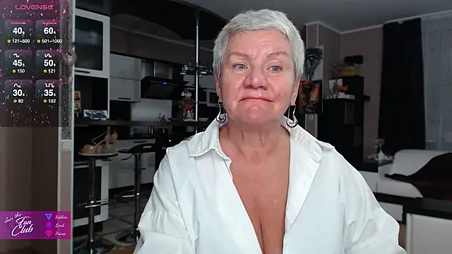 Snapshot of roxana_brooks chatting on February 1, 7:23 pm roxana brooks online show from February 1, 7:23 pm