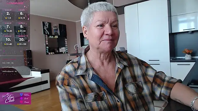 Snapshot of roxana_brooks chatting on February 7, 11:14 am roxana brooks online show from February 7, 11:14 am