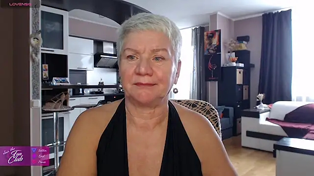 Snapshot of roxana_brooks chatting on February 9, 11:36 am roxana brooks online show from February 9, 11:36 am