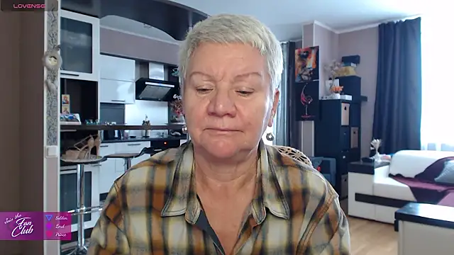 Snapshot of roxana_brooks chatting on February 10, 9:13 am roxana brooks online show from February 10, 9:13 am