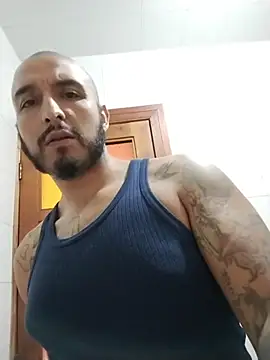 Snapshot of KenllyH chatting on December 15, 8:46 pm KenllyH online show from December 15, 8:46 pm