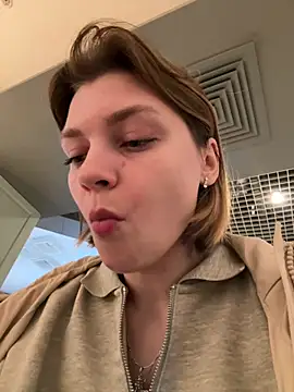 ValenciaShock online show from March 20, 6:40 am