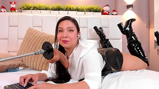 Isabella Daniell online show from December 25, 6:52 pm