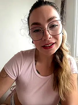 Snapshot of TalullaX chatting on October 9, 9:29 am TalullaX online show from October 9, 9:29 am