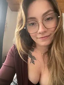 Snapshot of TalullaX chatting on November 11, 2:17 pm TalullaX online show from November 11, 2:17 pm