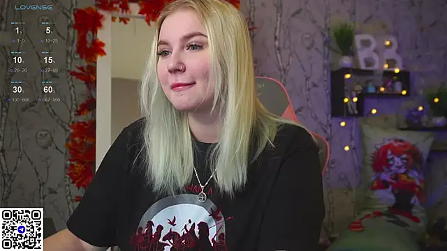 Moon Valkyrie online show from October 12, 9:30 am