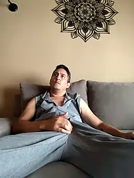 LuqenZo online show from April 14, 5:30 pm