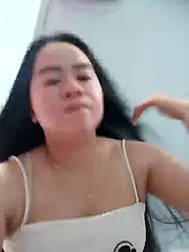 cute-cute-cute online show from May 9, 4:39 am