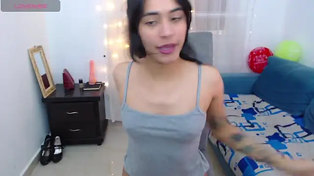 imSophia online show from March 13, 8:04 pm