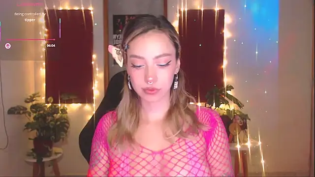 Snapshot of sakura_beauty chatting on June 3, 3:31 am sakura beauty online show from June 3, 3:31 am