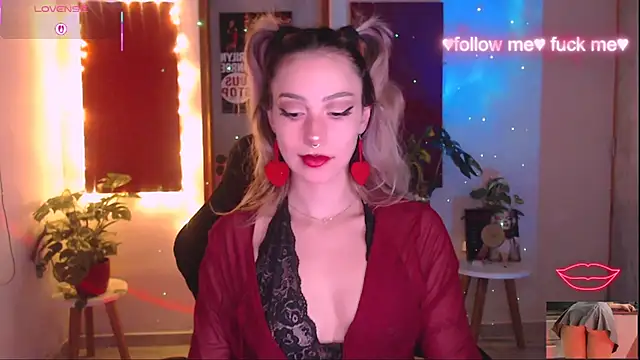Snapshot of sakura_beauty chatting on June 27, 3:44 am sakura beauty online show from June 27, 3:44 am