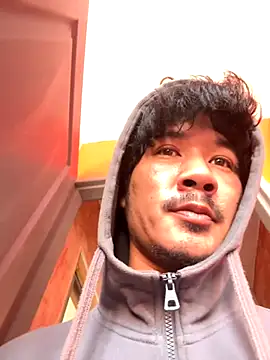 juniiorre online show from October 15, 11:54 am