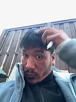 juniiorre online show from April 9, 4:45 pm