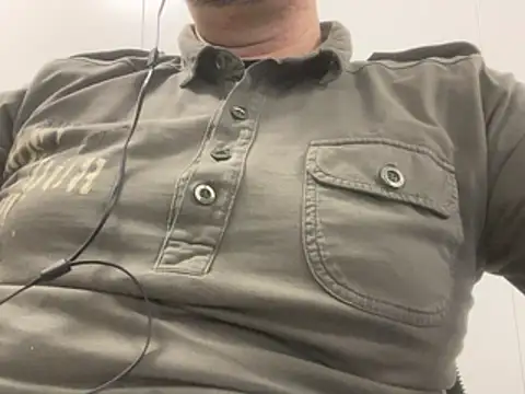  MrPrecum  online show from February 5, 2:05 am