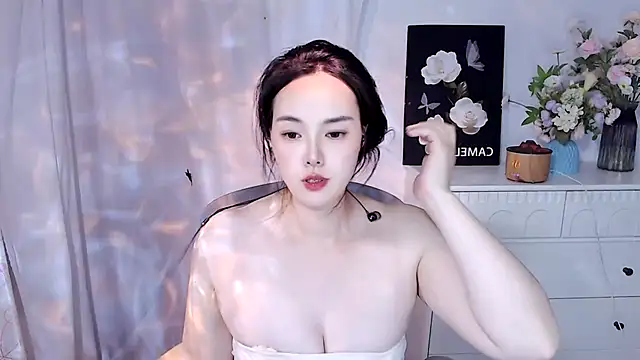Snapshot of SHY-_-girl chatting on July 9, 12:53 pm SHY- -girl online show from July 9, 12:53 pm