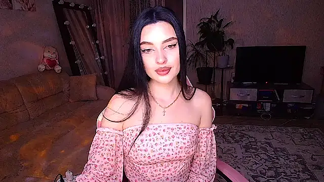 Snapshot of __Malika__ chatting on February 3, 3:50 pm Malika online show from February 3, 3:50 pm