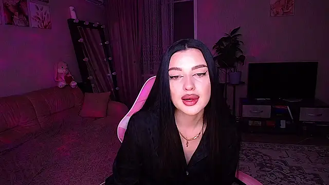 Snapshot of __Malika__ chatting on March 13, 4:35 pm Malika online show from March 13, 4:35 pm