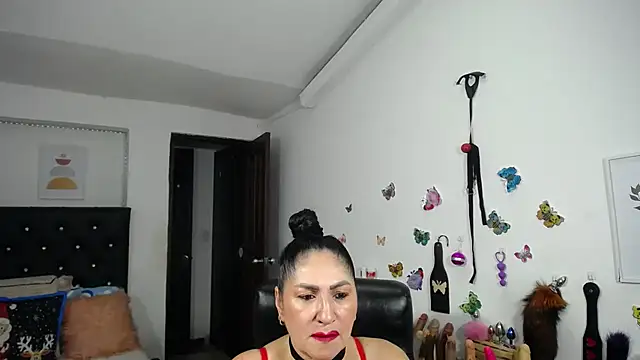 mature bigboobs10 online show from November 2, 3:53 am