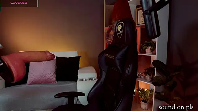 RedJasmine  online show from March 10, 6:23 pm