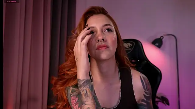 RedJasmine  online show from April 20, 9:38 pm