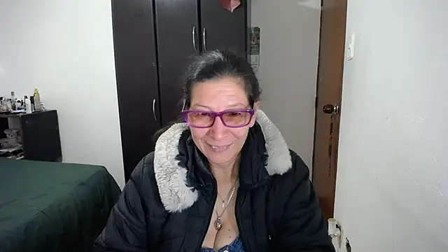 Snapshot of latin49 chatting on February 25, 4:44 am latin49 online show from February 25, 4:44 am