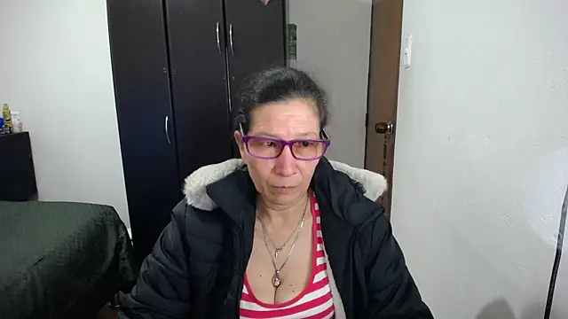 Snapshot of latin49 chatting on March 11, 4:18 am latin49 online show from March 11, 4:18 am