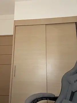 mi suk11 online show from October 14, 6:42 pm