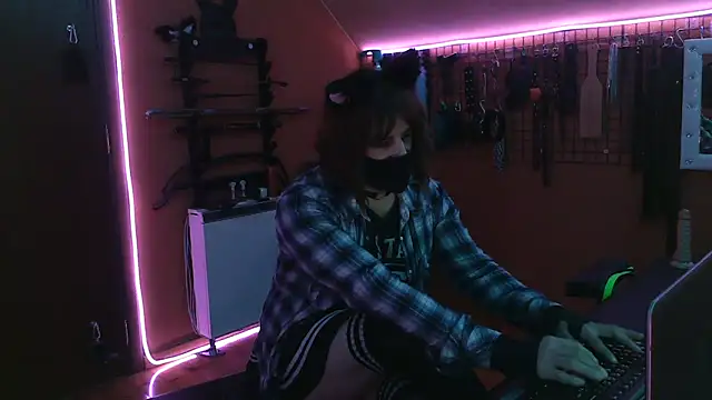 Snapshot of Ginny-the-bdsm-nympho chatting on January 15, 6:11 pm Ginny-the-bdsm-nympho online show from January 15, 6:11 pm