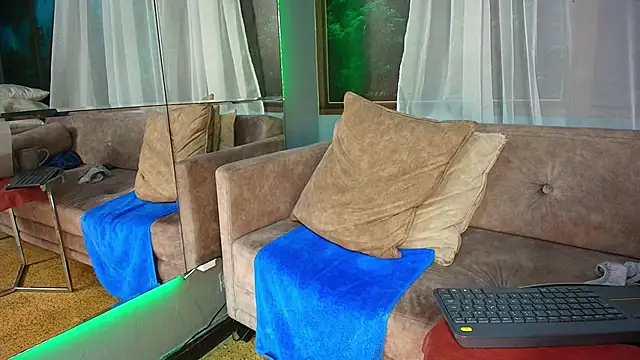 JONAS SMITH  online show from March 17, 6:11 pm