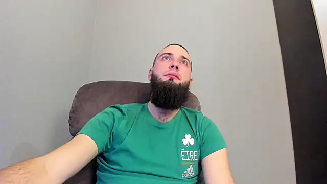 A              online show from February 9, 10:11 pm