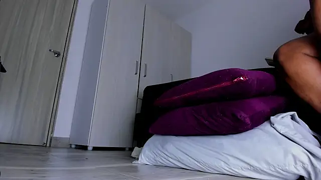 Skarleth69 online show from October 22, 2:56 am